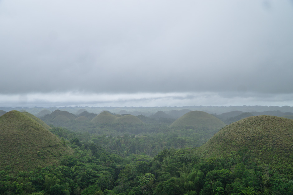 Chocolate Hills im Regen