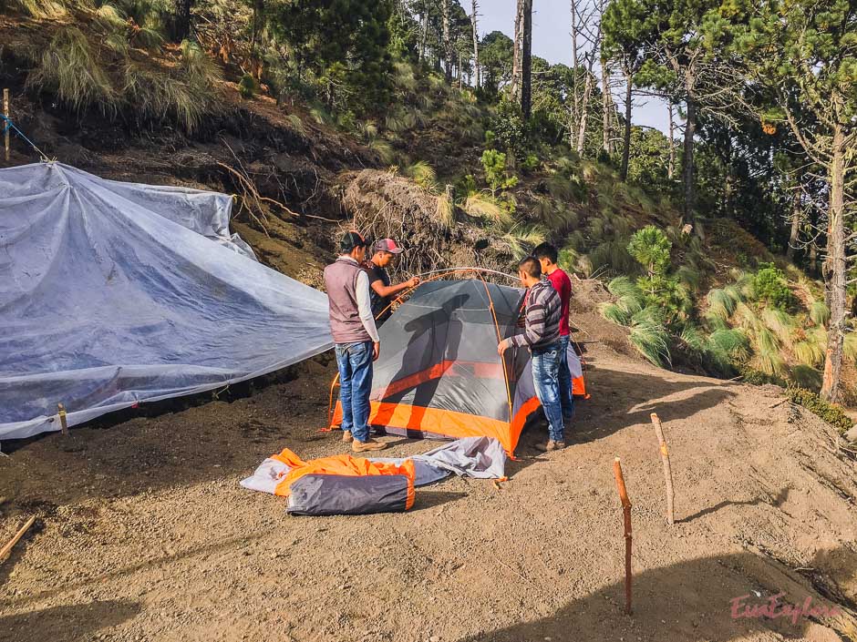Zelt aufbauen