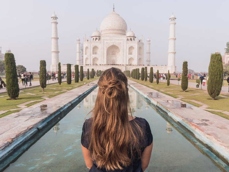 Steffi vor Taj Mahal