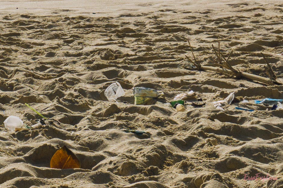 Plastik am Strand Indonesien