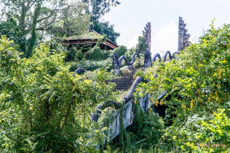 verlassenes Geisterhotel Bali